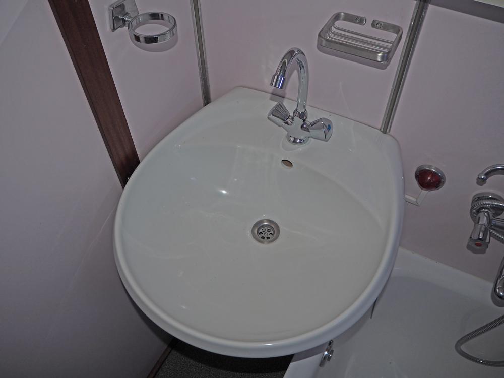 Aft cabin, Accommodation